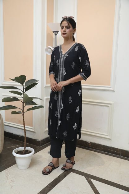 Negchar Black Border Straight Kurta Set